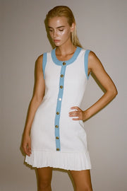 vestido curto clausura.