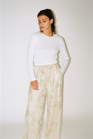 calça details.