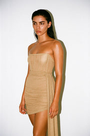 vestido curto class.